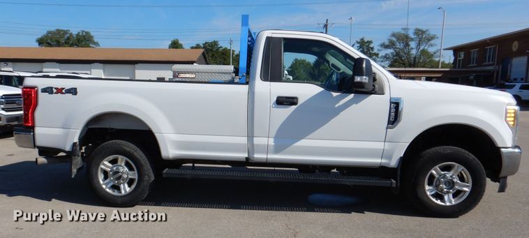image for item DN8667 2017 Ford F250 Super Duty XLT pickup truck