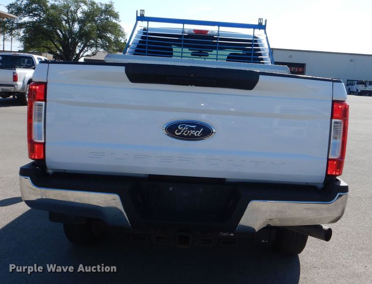 image for item DN8667 2017 Ford F250 Super Duty XLT pickup truck