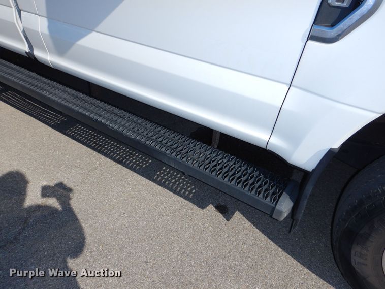 image for item DN8667 2017 Ford F250 Super Duty XLT pickup truck