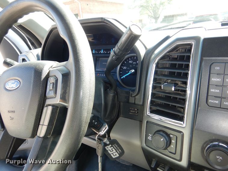 image for item DN8667 2017 Ford F250 Super Duty XLT pickup truck