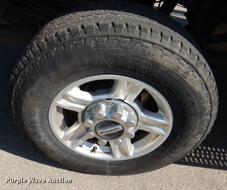 image for item DN8667 2017 Ford F250 Super Duty XLT pickup truck