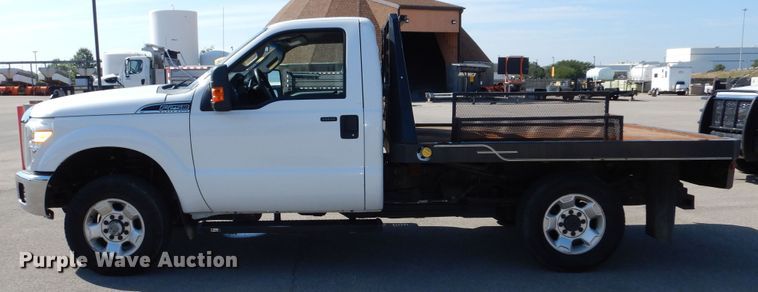 image for item DN8668 2011 Ford F250 XLT Super Duty flatbed pickup truck