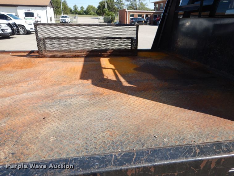 image for item DN8668 2011 Ford F250 XLT Super Duty flatbed pickup truck