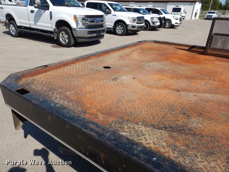 image for item DN8668 2011 Ford F250 XLT Super Duty flatbed pickup truck