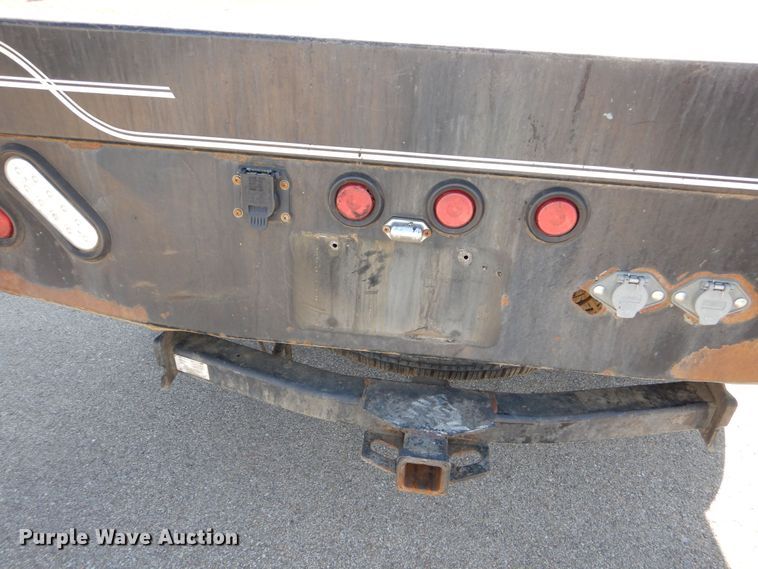 image for item DN8668 2011 Ford F250 XLT Super Duty flatbed pickup truck