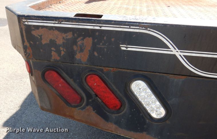 image for item DN8668 2011 Ford F250 XLT Super Duty flatbed pickup truck