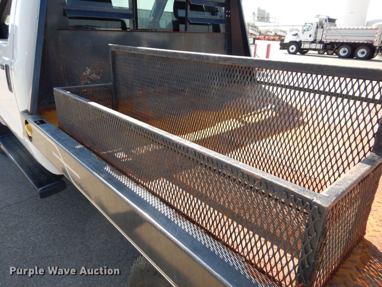 image for item DN8668 2011 Ford F250 XLT Super Duty flatbed pickup truck
