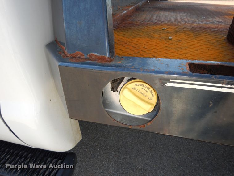 image for item DN8668 2011 Ford F250 XLT Super Duty flatbed pickup truck