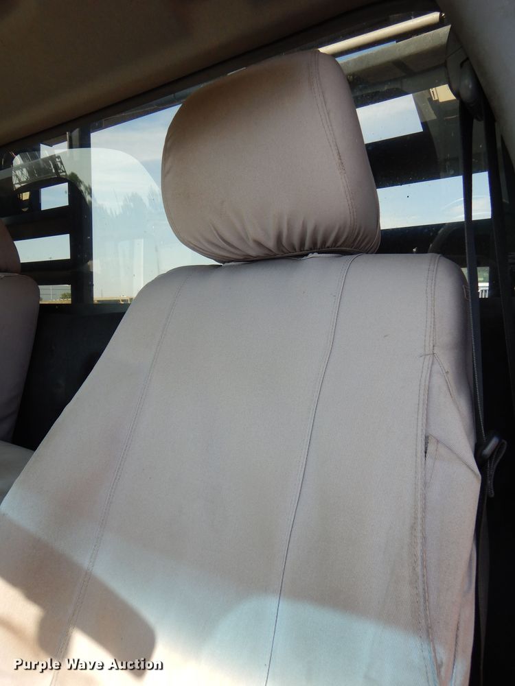 image for item DN8668 2011 Ford F250 XLT Super Duty flatbed pickup truck