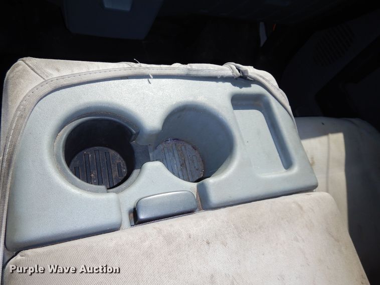 image for item DN8668 2011 Ford F250 XLT Super Duty flatbed pickup truck