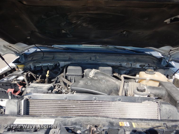 image for item DN8668 2011 Ford F250 XLT Super Duty flatbed pickup truck