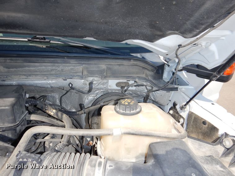 image for item DN8668 2011 Ford F250 XLT Super Duty flatbed pickup truck