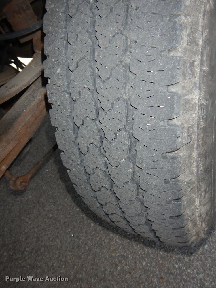 image for item DN8668 2011 Ford F250 XLT Super Duty flatbed pickup truck