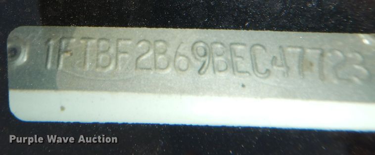 image for item DN8668 2011 Ford F250 XLT Super Duty flatbed pickup truck