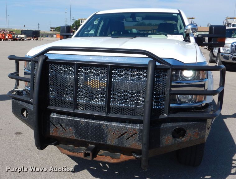 image for item DN8669 2019 Chevrolet Silverado 2500HD Double Cab utility bed pickup truck