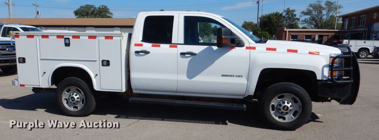 image for item DN8669 2019 Chevrolet Silverado 2500HD Double Cab utility bed pickup truck