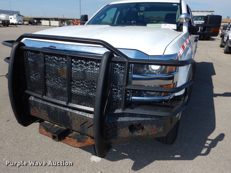 image for item DN8669 2019 Chevrolet Silverado 2500HD Double Cab utility bed pickup truck