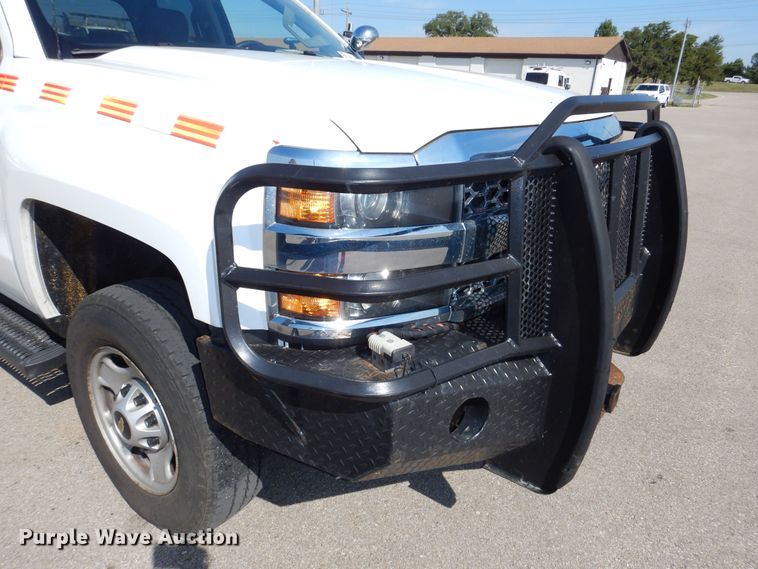 image for item DN8669 2019 Chevrolet Silverado 2500HD Double Cab utility bed pickup truck