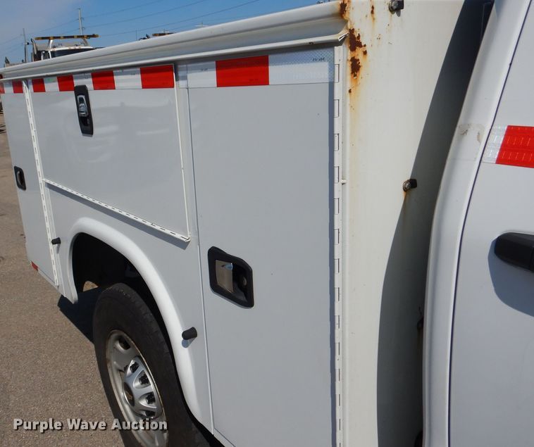 image for item DN8669 2019 Chevrolet Silverado 2500HD Double Cab utility bed pickup truck