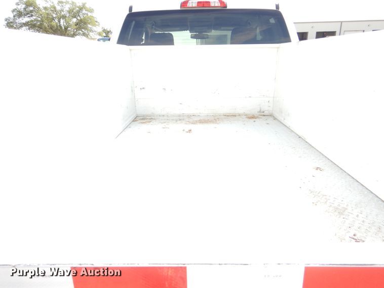 image for item DN8669 2019 Chevrolet Silverado 2500HD Double Cab utility bed pickup truck