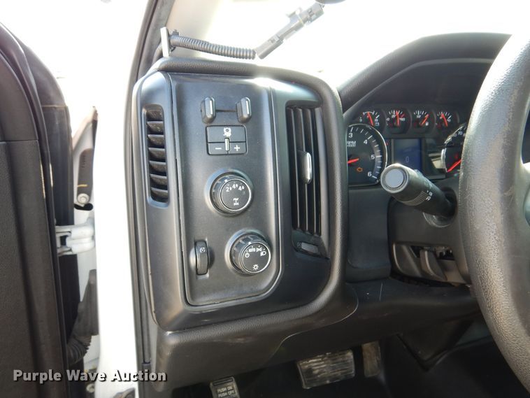 image for item DN8669 2019 Chevrolet Silverado 2500HD Double Cab utility bed pickup truck