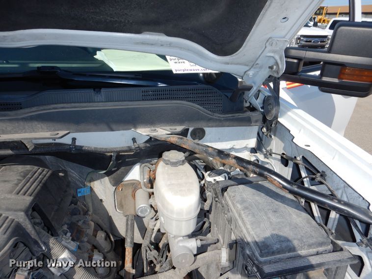 image for item DN8669 2019 Chevrolet Silverado 2500HD Double Cab utility bed pickup truck