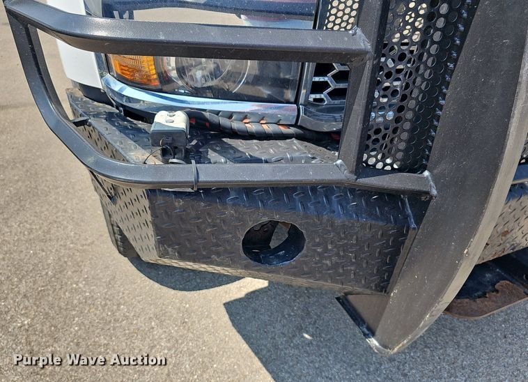 image for item DN8669 2019 Chevrolet Silverado 2500HD Double Cab utility bed pickup truck