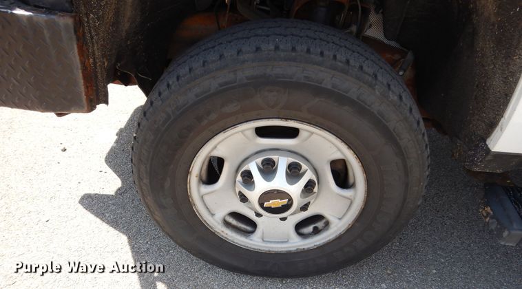 image for item DN8669 2019 Chevrolet Silverado 2500HD Double Cab utility bed pickup truck