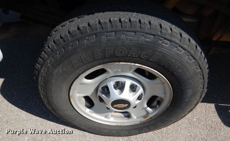 image for item DN8669 2019 Chevrolet Silverado 2500HD Double Cab utility bed pickup truck