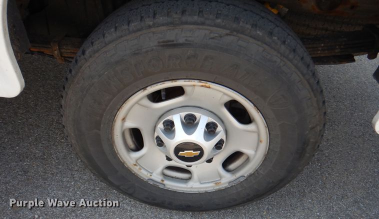 image for item DN8669 2019 Chevrolet Silverado 2500HD Double Cab utility bed pickup truck