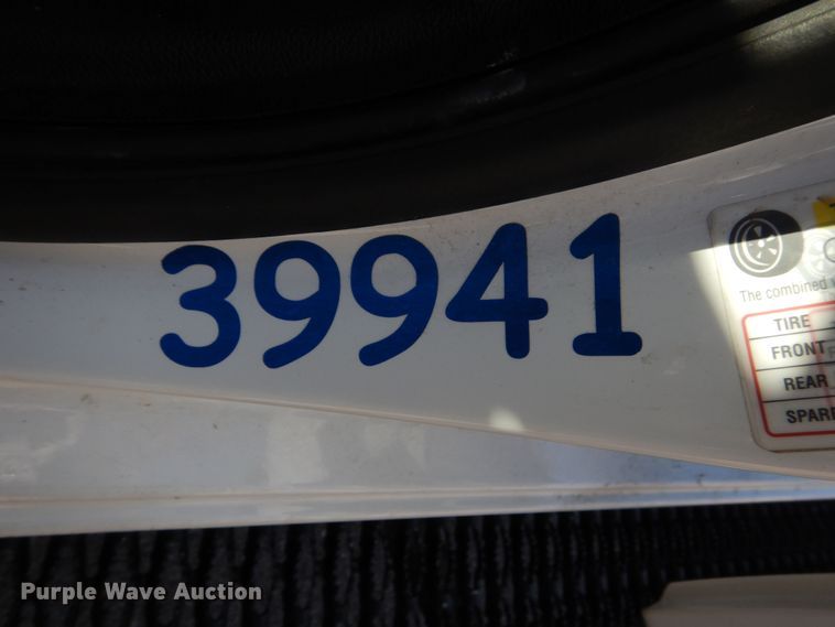 image for item DN8669 2019 Chevrolet Silverado 2500HD Double Cab utility bed pickup truck