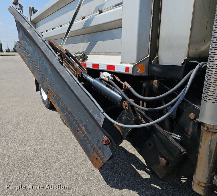 image for item DN8672 2015 International WorkStar 7500 dump truck