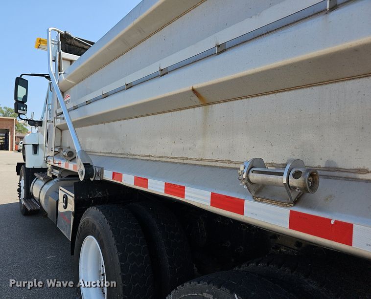 image for item DN8672 2015 International WorkStar 7500 dump truck