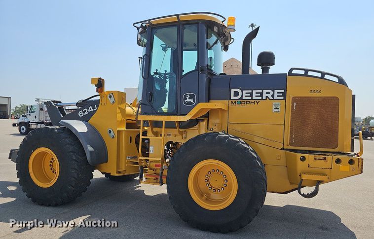 image for item DN8673 2005 John Deere 624J wheel loader