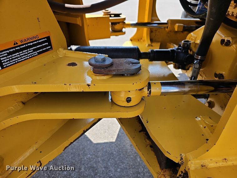 image for item DN8673 2005 John Deere 624J wheel loader