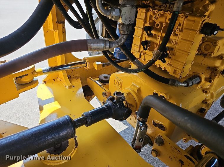 image for item DN8673 2005 John Deere 624J wheel loader