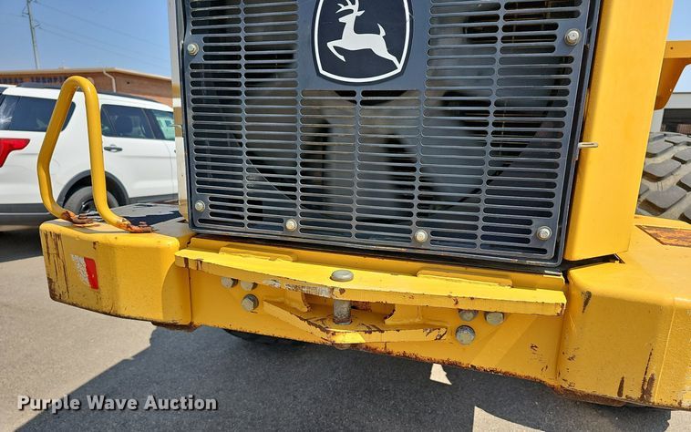 image for item DN8673 2005 John Deere 624J wheel loader