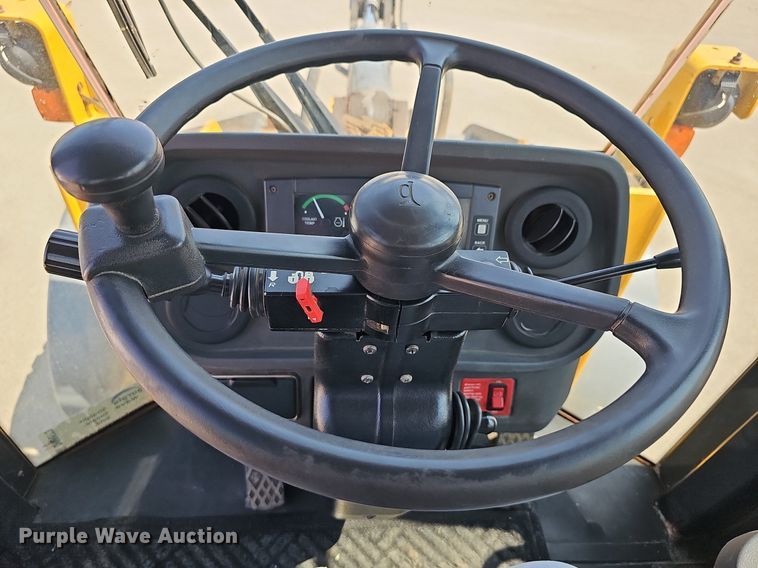 image for item DN8673 2005 John Deere 624J wheel loader