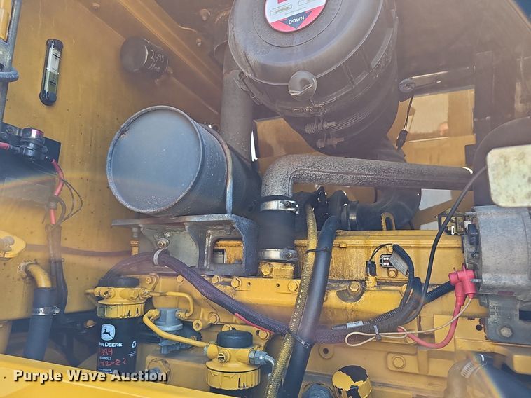 image for item DN8673 2005 John Deere 624J wheel loader