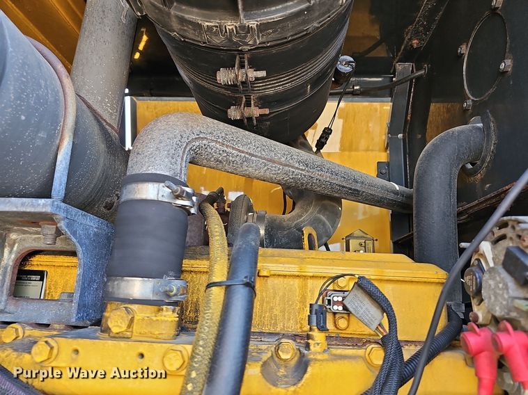 image for item DN8673 2005 John Deere 624J wheel loader