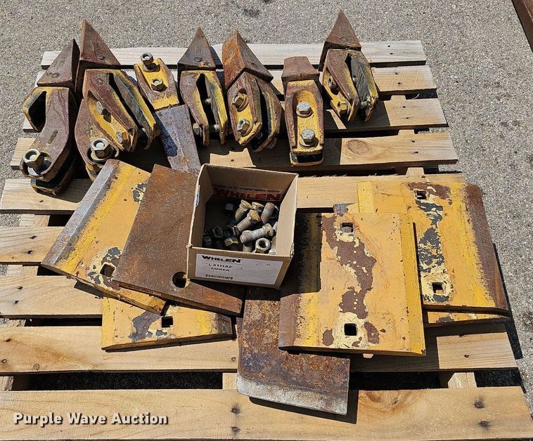 image for item DN8673 2005 John Deere 624J wheel loader