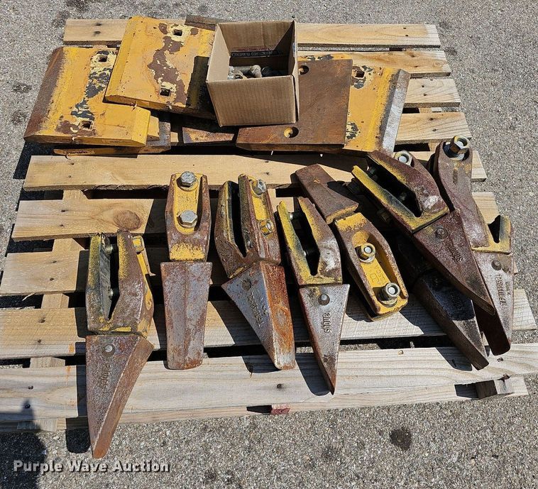 image for item DN8673 2005 John Deere 624J wheel loader