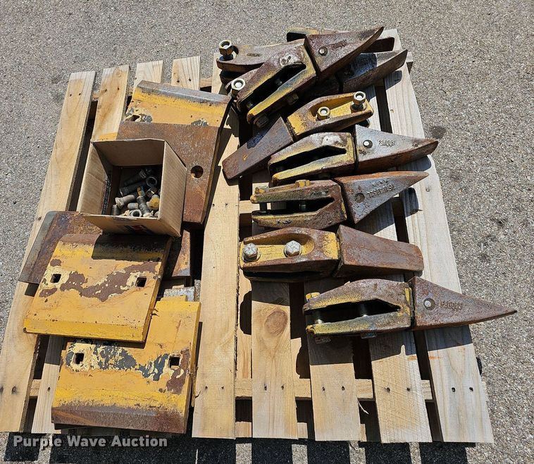 image for item DN8673 2005 John Deere 624J wheel loader