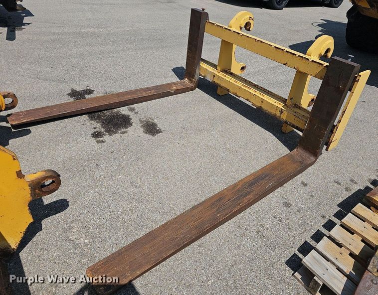 image for item DN8673 2005 John Deere 624J wheel loader