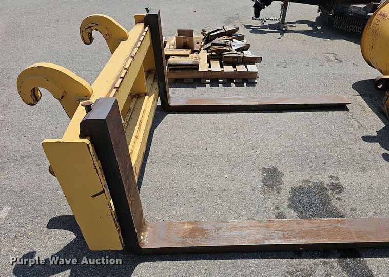 image for item DN8673 2005 John Deere 624J wheel loader