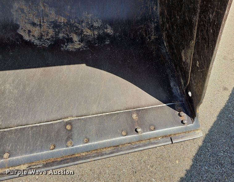 image for item DN8673 2005 John Deere 624J wheel loader