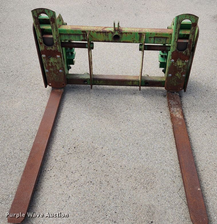 image for item DN8680 1999 John Deere 6310 MFWD tractor