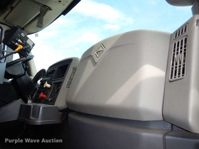 image for item DN8682 2014 International WorkStar 7500 dump truck