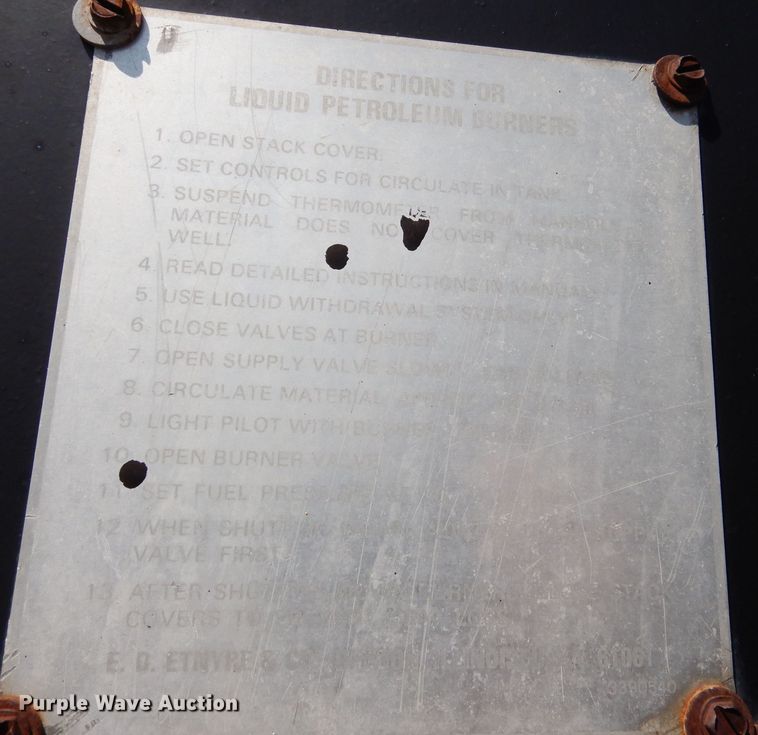 image for item DN8685 1988 GMC C6000 oil distributor truck