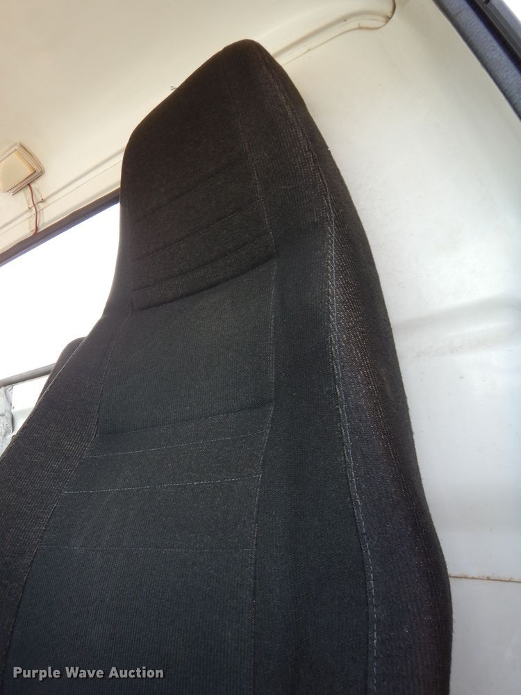 image for item DN8685 1988 GMC C6000 oil distributor truck